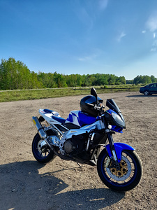 Aprilia Tuono 1000cc (1 foto / 4)