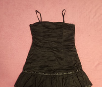Lühike must kleit