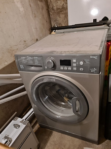 1 - 9 kg pesumasin Hotpoint WMFUG942G UK Hall halli värvi (1 foto / 2)