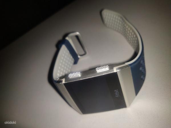 FitBit Ionic Adidas Edition (foto #1)