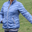 Женская стеганая куртка без капюшона, голубая (фото #2)