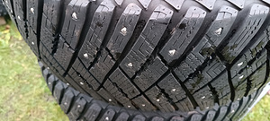 215/55 R17 GOODYEAR (2 foto / 4)