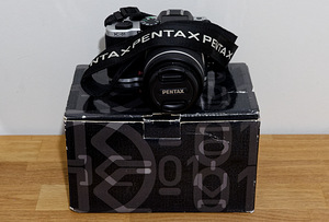 Pentax K-01 + SMC Pentax-DA L 1:3.5-5.6 18-55mm AL WR (1 foto / 5)