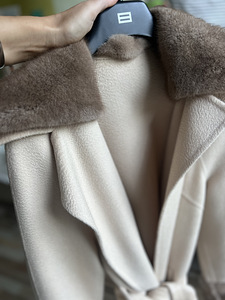 Alpaca coat (1 foto / 5)