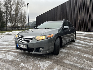 Honda Accord (2 foto / 9)