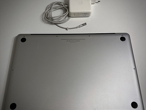 Apple Macbook Pro 15, i7, 16GB, 256GB SSD (late 2011) (6 foto / 10)