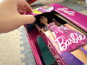 HOT WHEELS BARBIE kaugjuhtimispuldiga kabriolett auto +nukk (3 foto / 8)