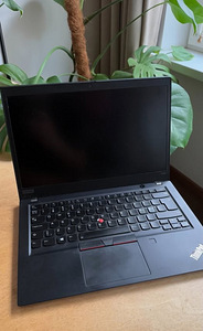 Lenovo ThinkPad laptop T490s