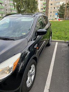 Ford Escape (SUV) (2 foto / 13)