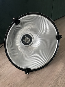 Industriaalstiilis laelamp (2 foto / 2)