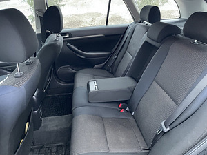 Toyota Avensis 2.2d 110kw (4 foto / 12)