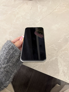 iPhone 11 128GB (4 фото из 10)