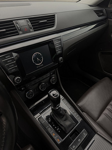 Skoda Superb Laurin & Klement 2.0 TDI 4x4 DSG (7 foto / 15)