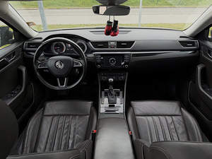 Skoda Superb Laurin & Klement 2.0 TDI 4x4 DSG (8 foto / 15)