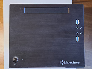 SilverStone SG08 mini-ITX korpus koos 600W 80+ Bronze toitep (1 foto / 6)
