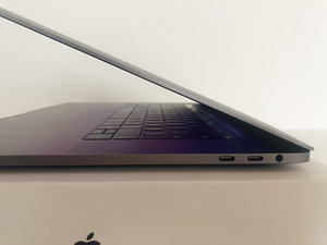Korralik MacBook Pro 15, 2018, 1TB SSD (5 фото из 8)