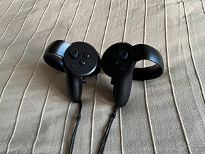 Oculus Rift CV1 kontrollerid (1 foto / 2)