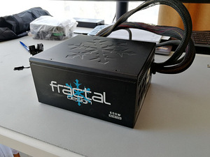 Fractal Design Newton R3 600W Platinum (1 foto / 6)