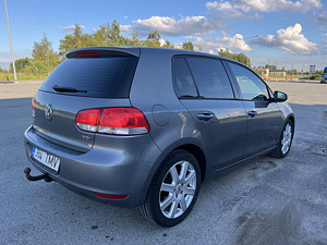 VW Golf 6 1.6tdi 77kw (2 foto / 8)