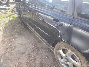 Müün pärast avariid autot (2 foto / 8)