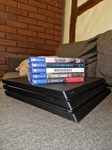 PlayStation 4 Pro (3 foto / 4)