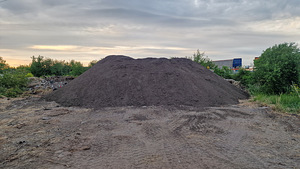Sõelutud ja Sõelumata Muld / Mulla Sõelumisjäägid (4 foto / 9)