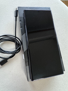 Samsung Galaxy S22 Ultra 256GB (2 foto / 3)