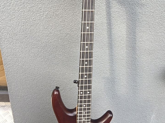 Lühikese menzuuriga basskitarr Ibanez GSRM20B-WNF