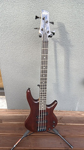 Короткомензурная бас-гитара Ibanez GSRM20B-WNF (1 фото из 6)