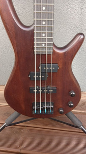 Короткомензурная бас-гитара Ibanez GSRM20B-WNF (4 фото из 6)