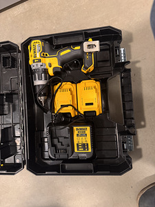 Комплект Dewalt дрель (1 фото из 3)