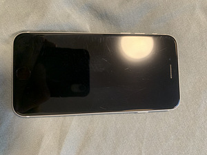 iPhone se 2020 128gb (1 foto / 3)