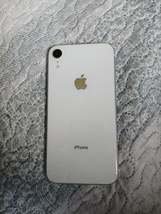 iPhone Xr müük (1 foto / 4)