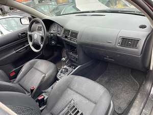 Volkswagen Golf 1.9 tdi 74 квт, запчасти (8 фото из 9)