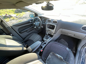 FORD FOCUS 2,0D, AUTOMAAT, VARUOSAD (2 foto / 6)