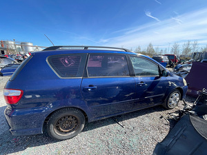 TOYOTA AVENSIS VERSO, 2,0D 85 KWT, VARUOSAD (4 foto / 7)