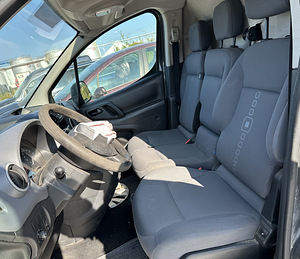 CITROEN BERLINGO 1,6 BENS 72 KWT, VARUOSAD (9 foto / 9)