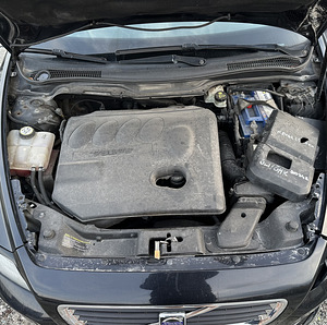 VOLVO V50 2,0D VARUOSAD (10 foto / 10)