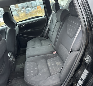 VOLVO V70 2,4 BENSIIN 103KWT, VARUOSAD (8 foto / 10)