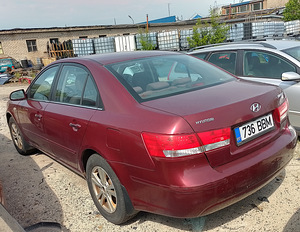 HYUNDAI SONATA 2,0B VARUOSAD (4 foto / 8)