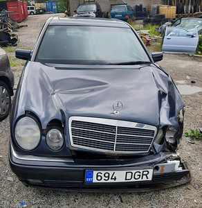 MERCEDES BENZ W210, 2,0 BENSIIN, AUTOMAAT, VARUOSAD