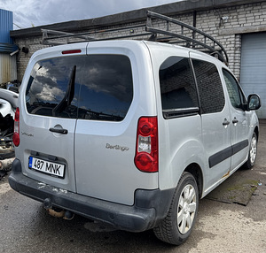 CITROEN BERLINGO 1,6 BENS 66 KWT, VARUOSAD (4 foto / 10)