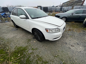 VOLVO S40 1,6 DIISEL, VARUOSAD (3 foto / 10)