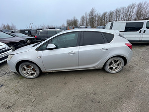 OPEL ASTRA 2011 1.3 DIISEL, VARUOSAD (5 foto / 10)