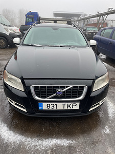 VOLVO V70 2,5 BENS/GAAS 170 KWT, VARUOSAD (1 foto / 10)