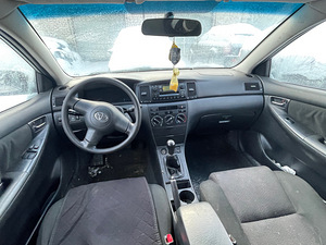 TOYOTA COROLLA 1,4 D4D 66 KWT, VARUOSAD (9 foto / 10)