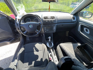 SKODA FABIA 2008 1.6 BENS, AUTOMAAT, VARUOSAD (4 foto / 9)