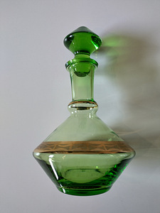 Rohelisest klaasist ilus vana Karahvin