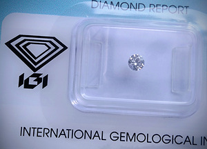 Naturaalne ümar teemant 0,18 ct IGI sertifikaadiga (2 foto / 4)