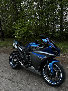 Yamaha yzf r1 (1 foto / 9)